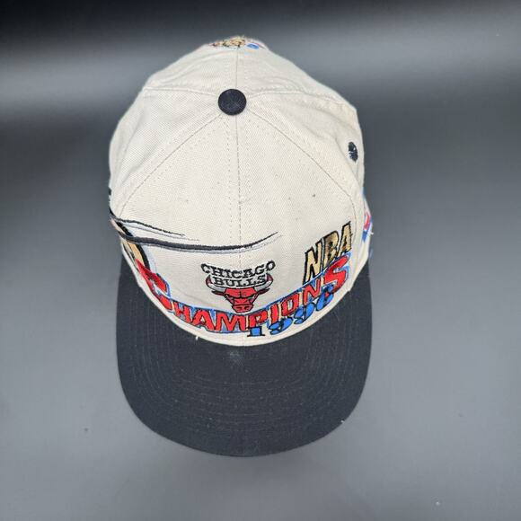 Vintage Chicago Bulls NBA 1996 Champions Logo Athletic Locker Room Snapback Hat - Picture 8 of 12